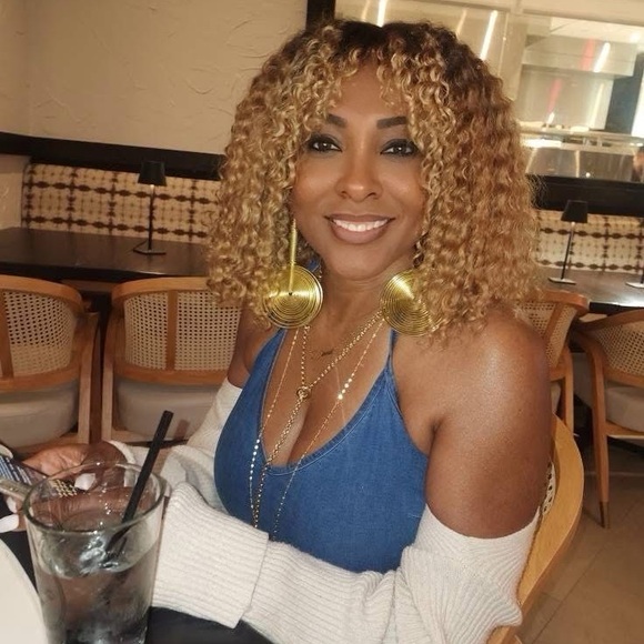 Meet your Posher, Winona - Picture 5 of 7